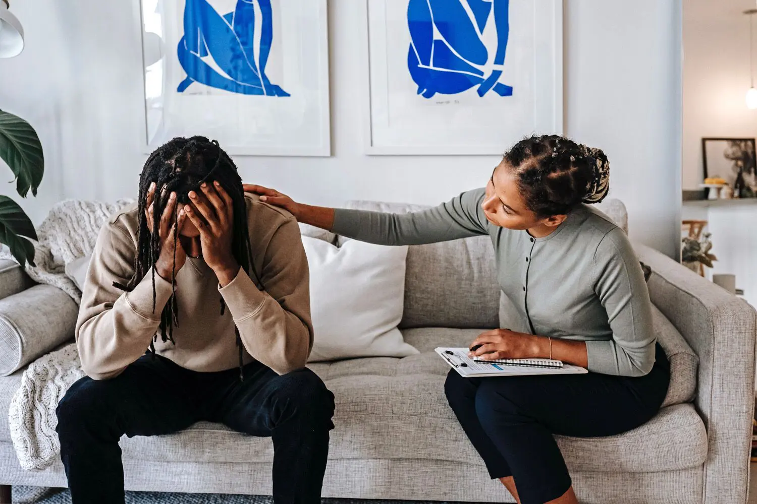 How a Breakup Coach Can Help You Heal and Thrive After Heartbreak